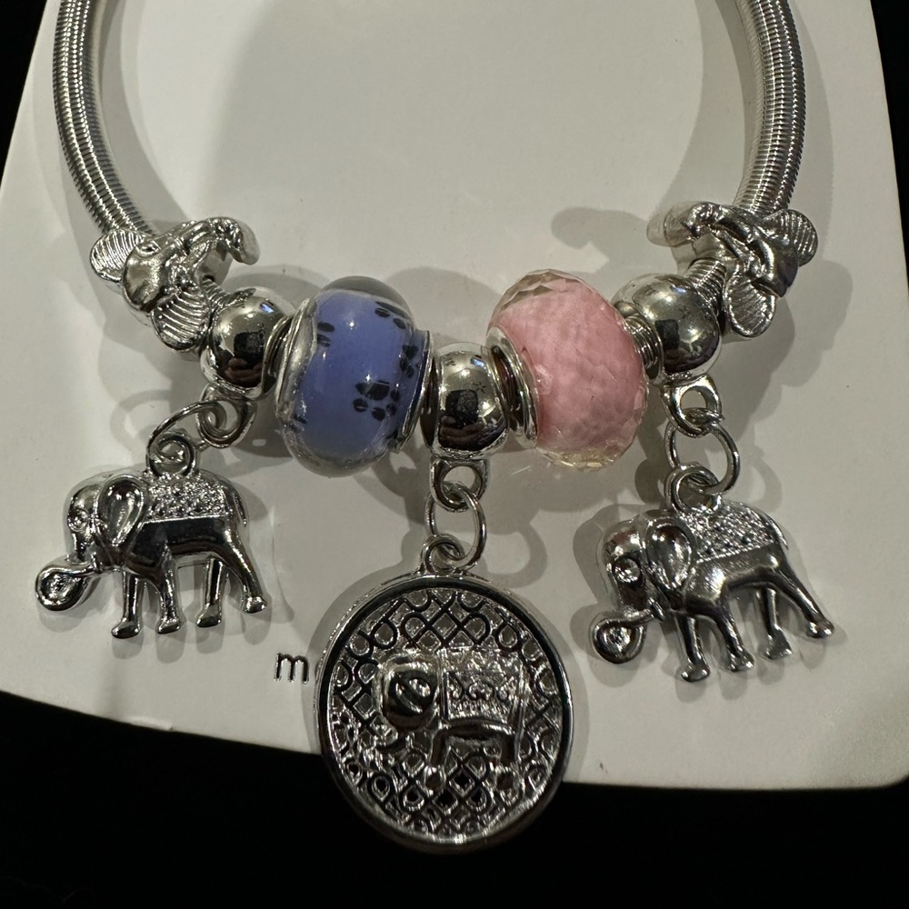 Elephant charm bracelet